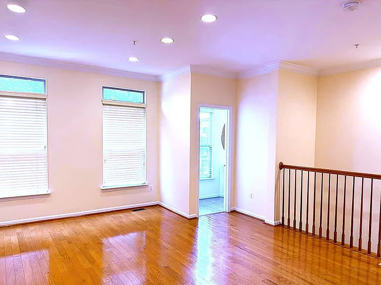 855 E Lombard St — Photo 3