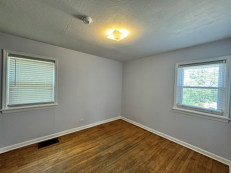 2745 W Archer Pl — Photo 17