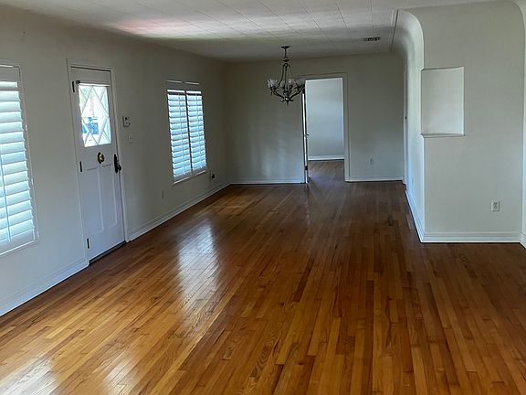2nd image of 736 Easton Dr