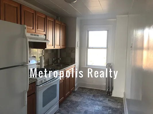 Rented by Metropolis International Realty Inc. | media 36
