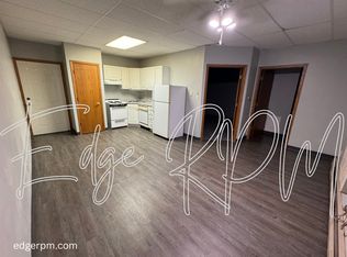 124 E Main St, New Hampton, IA 50659