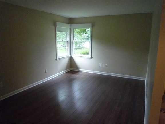 5th image of 31125 Sheridan Dr
