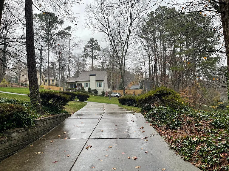 3801 Oxford Way E — Photo 3