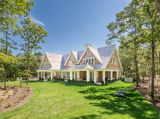 417 Edge Of Woods Rd, Southampton, NY 11968