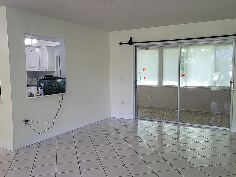 2590 NW 98th Ave — Photo 6