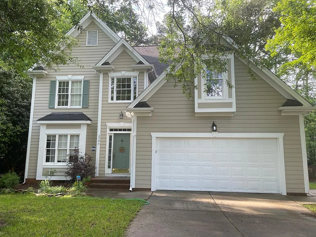 Building Photo - 2304 Watersglen Dr