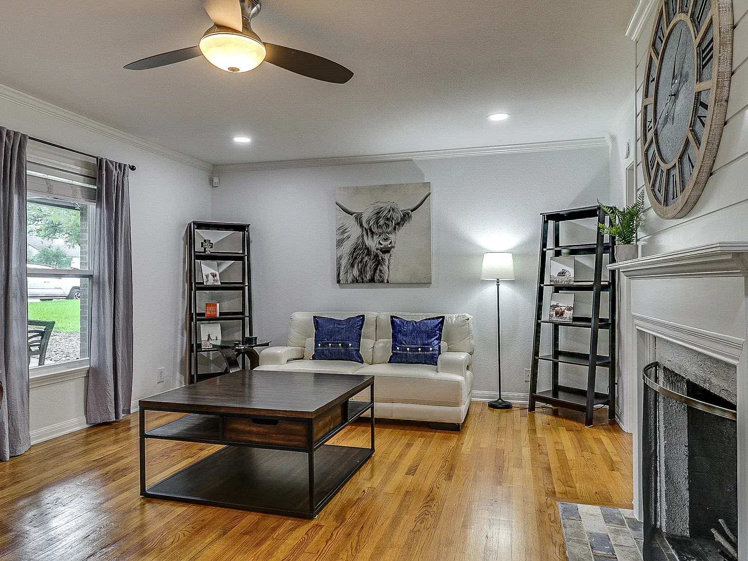 2 bed, 1000 sqft, $4,150 — Photo 2
