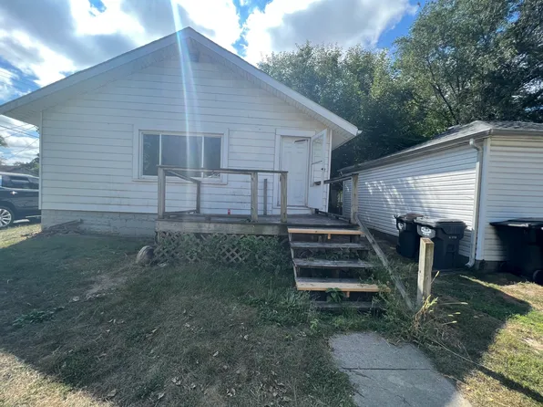 211 E 29th St, Anderson, IN 46016