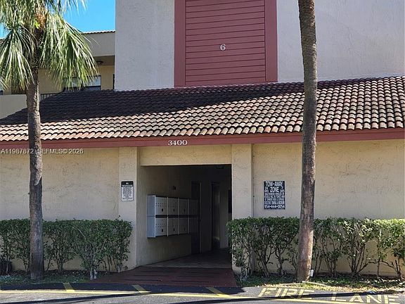 2nd image of 3400 Foxcroft Rd APT 209