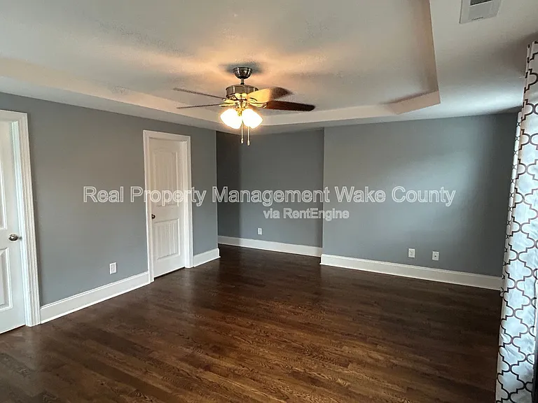 5412 Robbins Dr — Photo 43