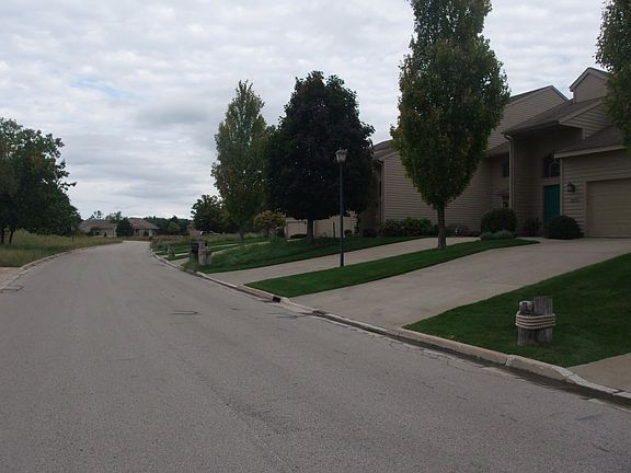 4th image of 1639 W Harbour Towne Cir