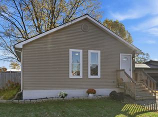 1804 Phillip St, Auburn, IN 46706