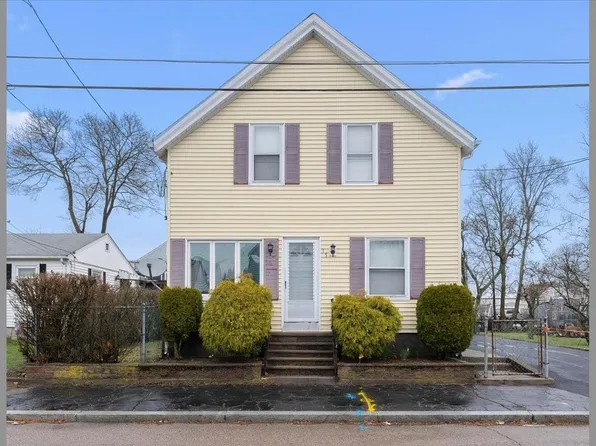 35 Winsor St, East Providence, RI 02914