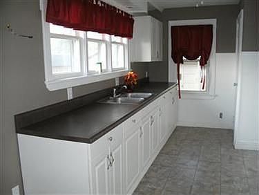 4th image of 2202 Eastwood Ave