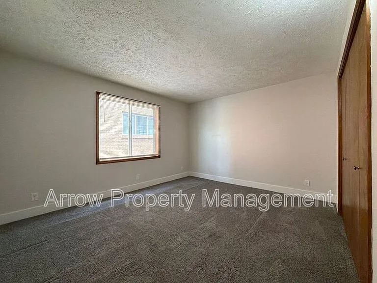 3341 Holdrege St #6 — Photo 7