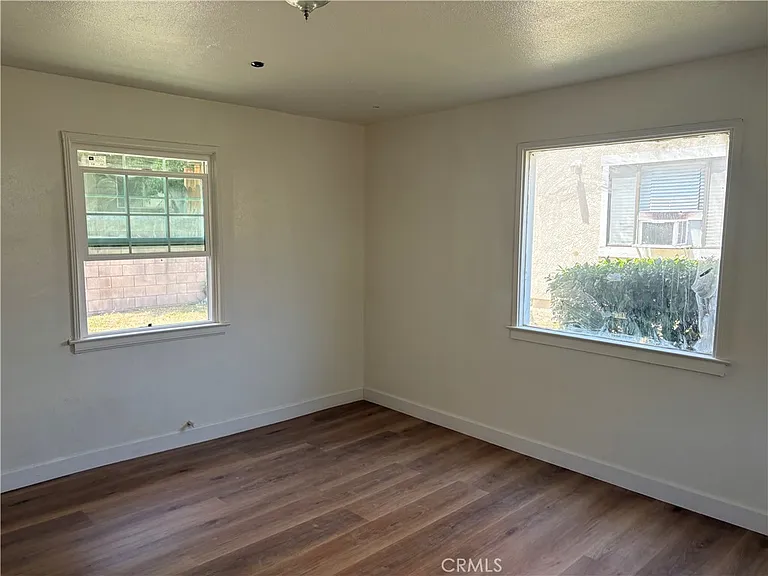20726 Seine Ave — Photo 6