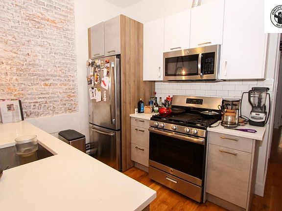 3rd image of 1239 Pacific St #2