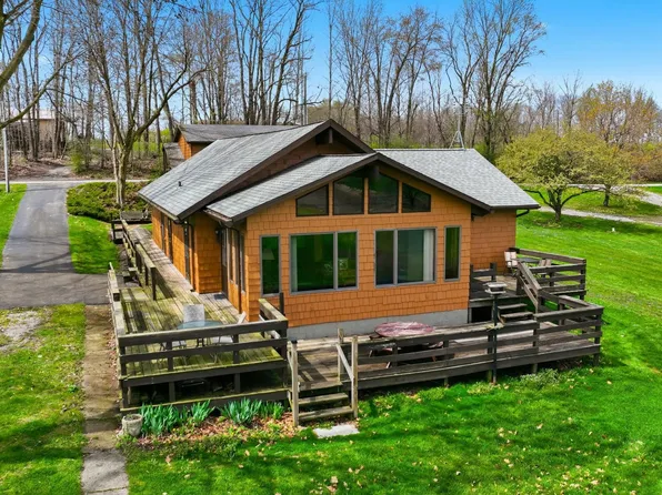 8060 N Brown Rd, Columbia City, IN 46725