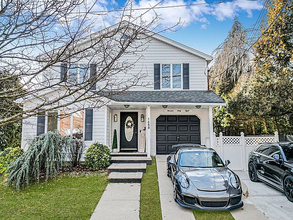 3rd image of 1468 Arden Ave
