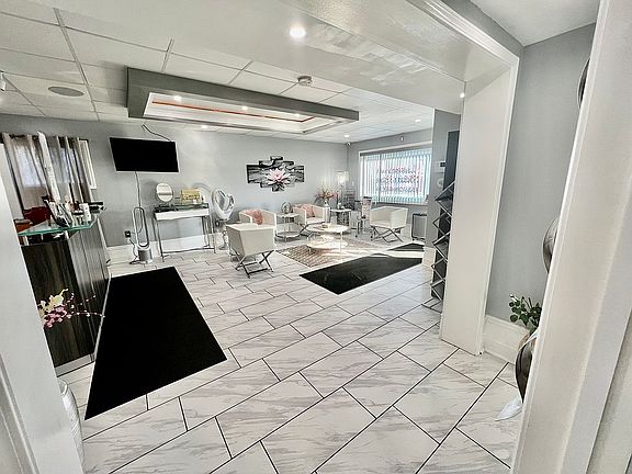 3rd image of 3879 S Park Ave