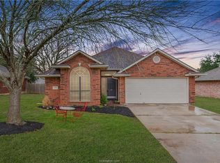 4702 Winchester Dr, Bryan, TX 77802