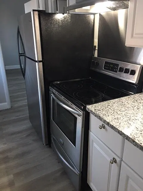 1 bed, 500 sqft, $1,500 — Photo 2