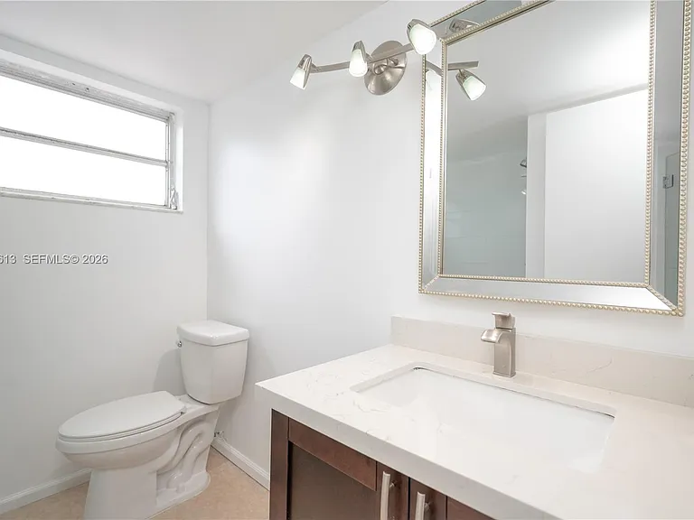 500 NE 26th St #2C — Photo 11