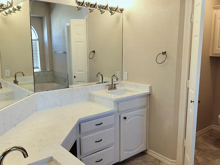 8001 Case Dr — Photo 20