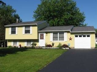 53 Battle Green Dr, Rochester, NY 14624