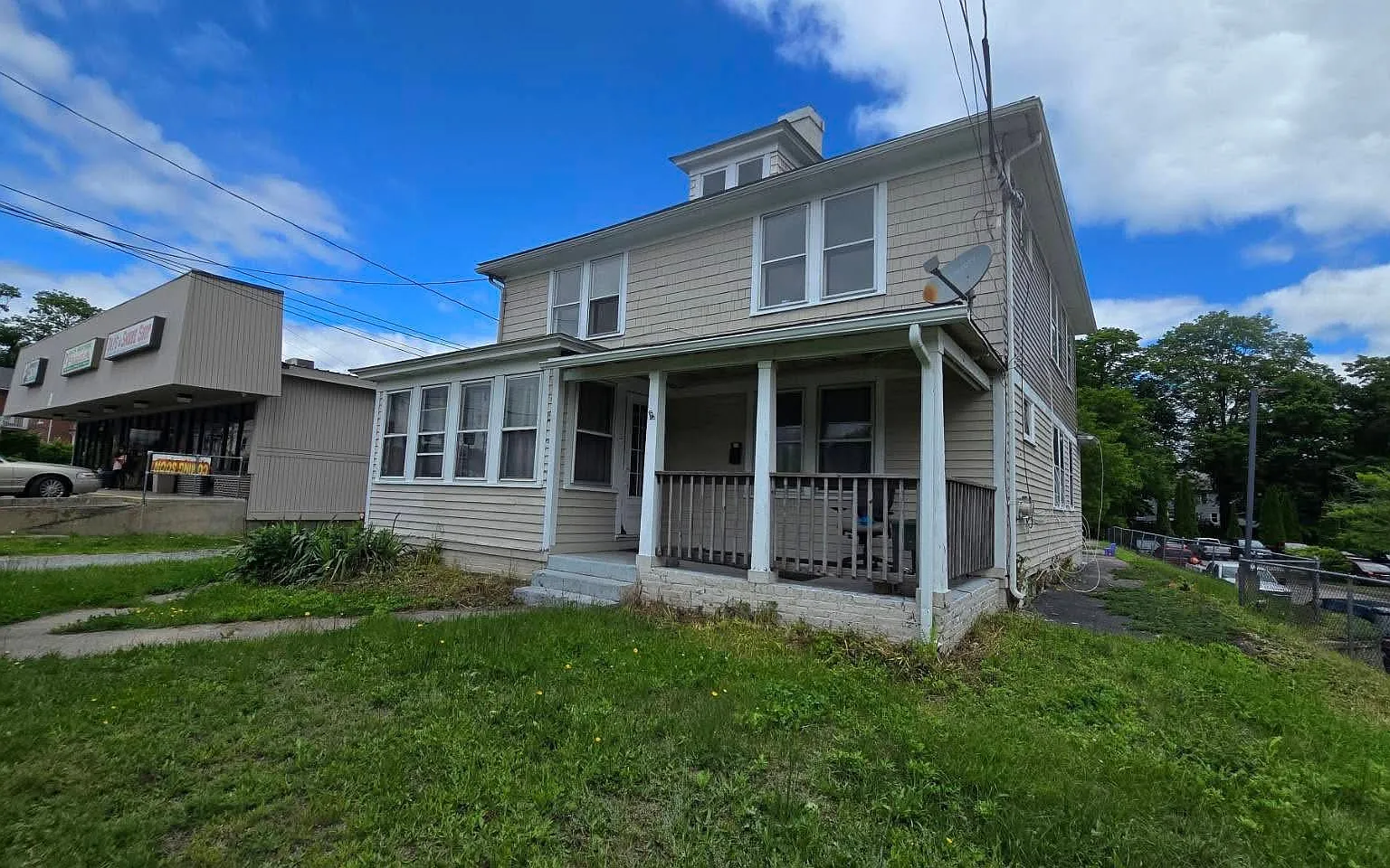 3 bed, 1000 sqft, $1,700 — Photo 1