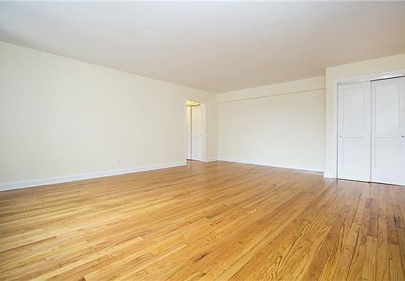 5th image of 6535 Yellowstone Blvd APT 5H