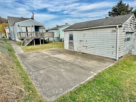 4th image of 913 Loretta Ave