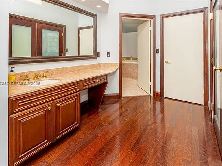 20935 NE 37th Ct #Townhouse 20935 — Photo 32