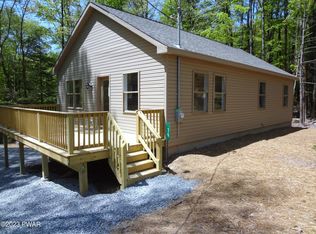 939 Hibernation Rd, Lake Ariel, PA 18436