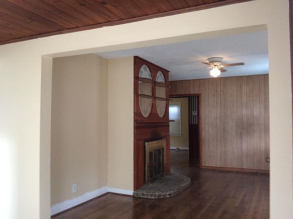 3rd image of 5057 Phillips Dr