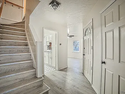 496 24th St Photo 1