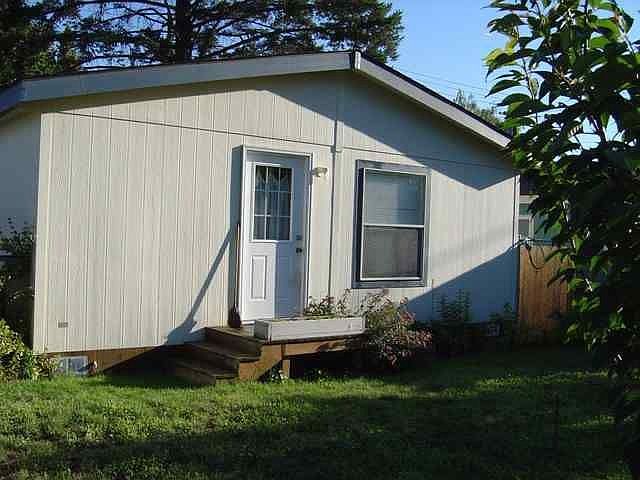 1st image of 109 E Eli Ln