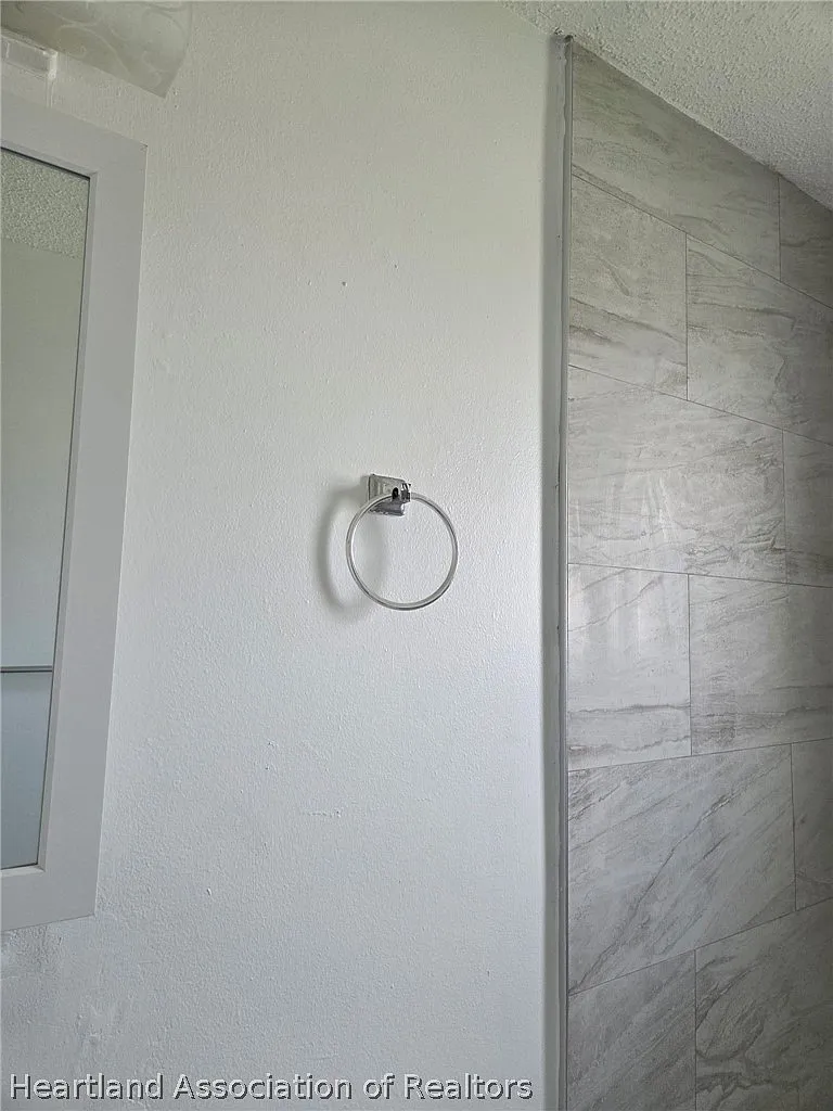 3 bed, 1.0 bath, 1000 sqft, $1,400 — Photo 4