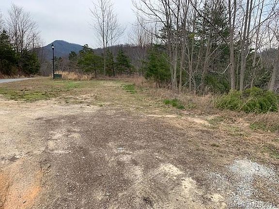 3rd image of 304 Holmstead Dr