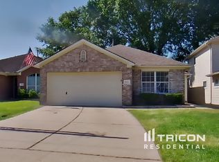 5019 Willow Point Dr, Conroe, TX 77303