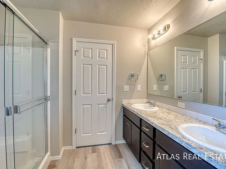 2711 W Balboa Dr — Photo 26