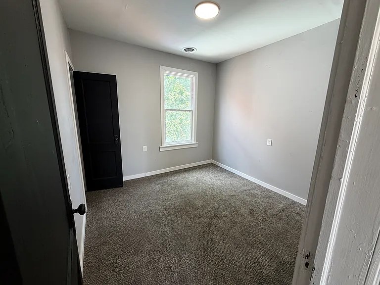 18 1/2 Kline St #2 — Photo 15