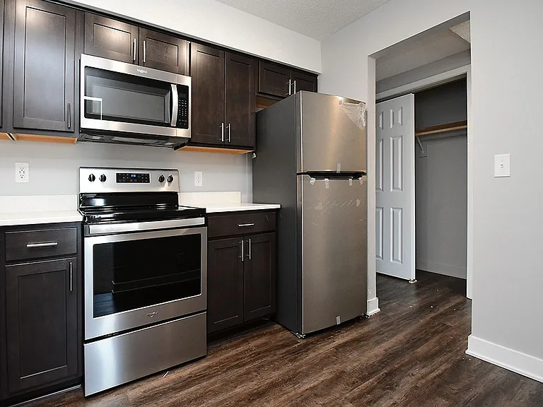 The Belmont Apartments — Photo 14