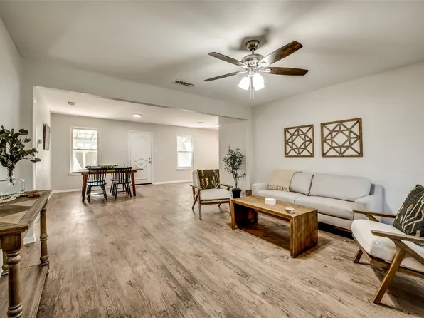 7428 Deaver Dr, North Richland Hills, TX 76180