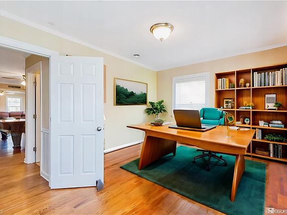 4th image of 404 Baymount Dr