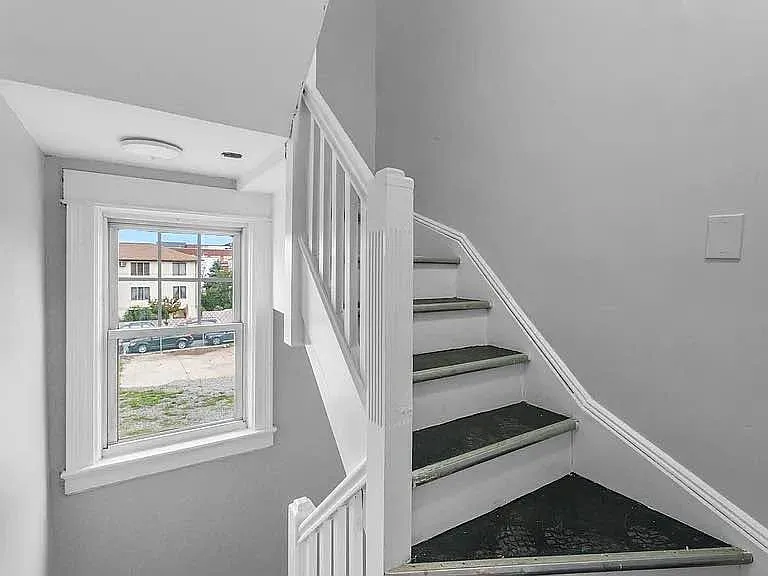 506 Avenue A #3 — Photo 4