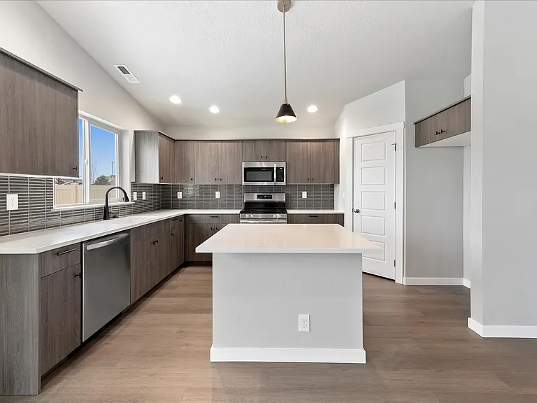 5079 W Riva Capri St — Photo 2