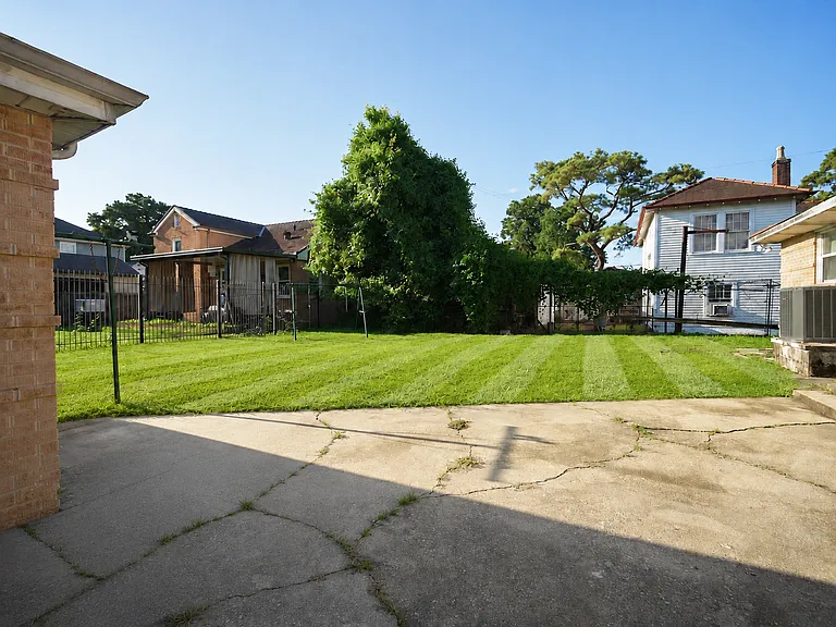 3615 Elysian Fields Ave — Photo 2