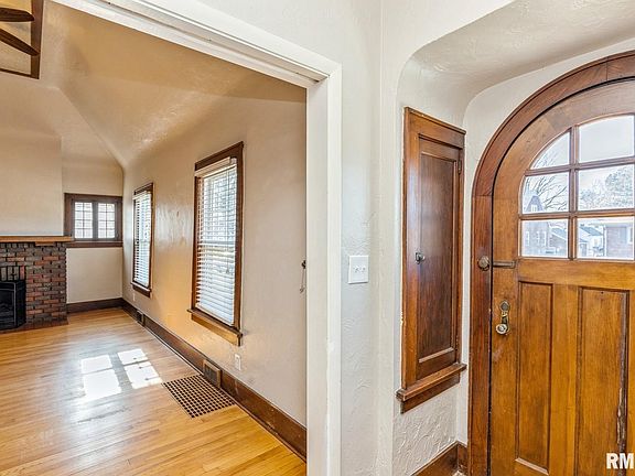 5th image of 3117 Grand Ave