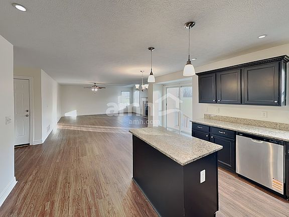 3rd image of 629 Lanning St